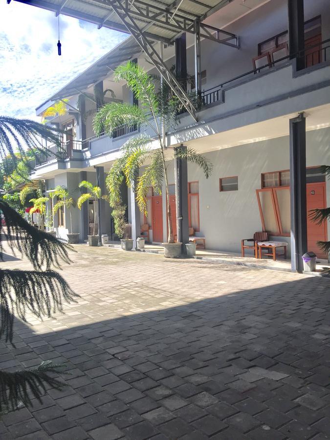Sola Gracia Guest House&Kost Palangkaraya Exterior foto